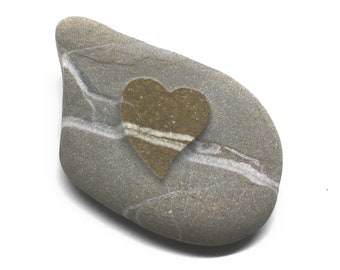 Lucky stone heart small, hand flatterer, engraving with 3D effect