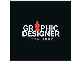 Può includere: Un logo quadrato nero con il testo bianco GRAPHIC DESIGNER e un'icona arancione di un pennino stilografico che sostituisce la lettera A. Sotto il testo principale, la scritta bianca HK & N SHOP appare in un carattere sans-serif più piccolo.