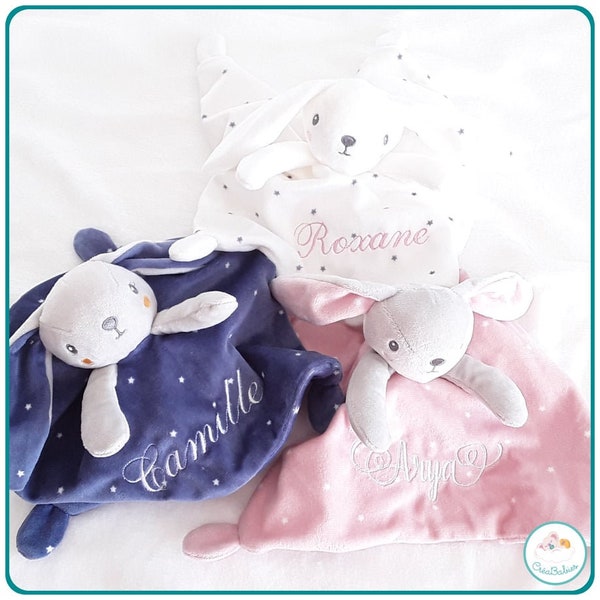 Personalized embroidered comforter