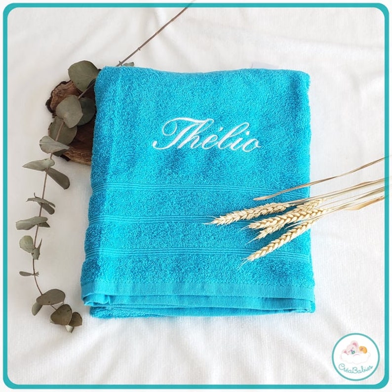 Serviette éponge personnalisée brodée serviette de bain personnalisée drap de bain personnalisé Idée cadeau Mamie Cadeau personnalisé Bleu turquoise