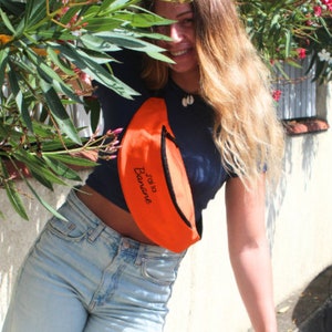 Sac Banane Personnalisé – Sac Compact Brodé pour Femme/Homme – Sac Pratique et Stylé pour Clés, Téléphone – Cadeau Unique