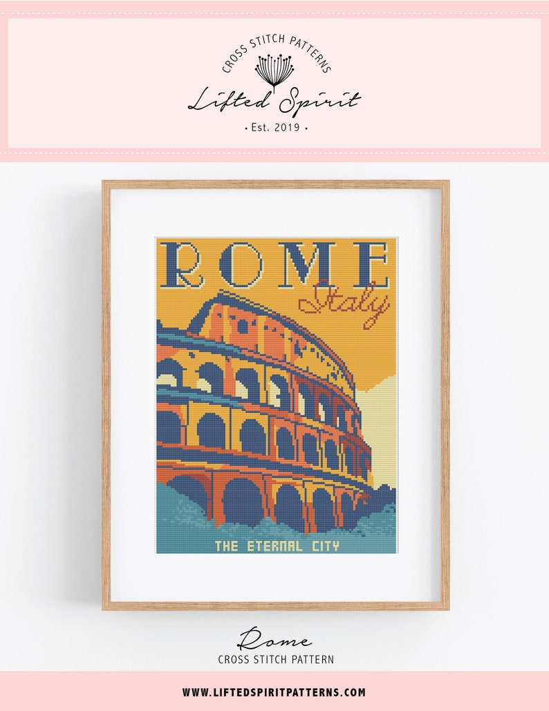 Puede incluir: Patr&oacute;n de punto de cruz del Coliseo en Roma, Italia. El patr&oacute;n es de estilo vintage con un fondo amarillo y colores azul, naranja y rojo. El texto "ROMA" e "Italia" est&aacute; en la parte superior del patr&oacute;n, y "THE ETERNAL CITY" est&aacute; en la parte inferior.