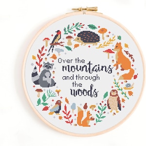 Über die Berge und durch den Wald Kreuzstich-Muster. Zitat Kreuzstichmuster - Kinderzimmer Kreuzstichvorlage Waldtiere