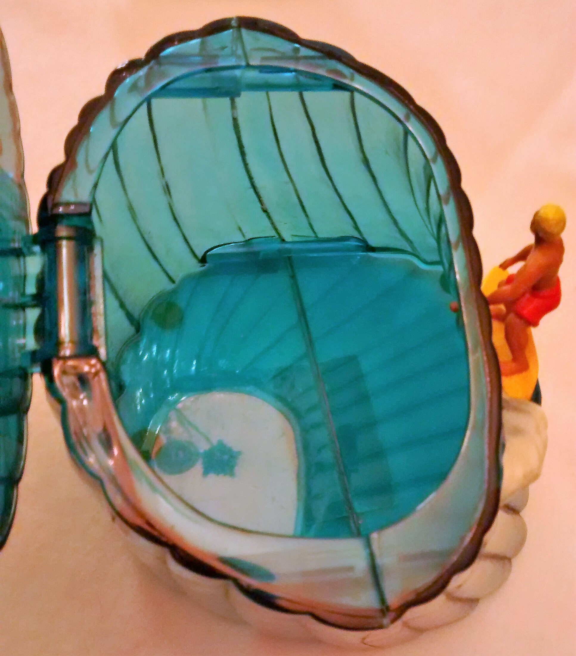 The Wave Surfing Cookie Jar, Musical Plastic Jar Plays Excerpts of