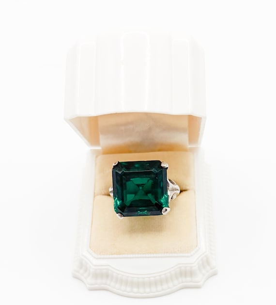 Sterling Silver Green Stone Statement Ring - image 1