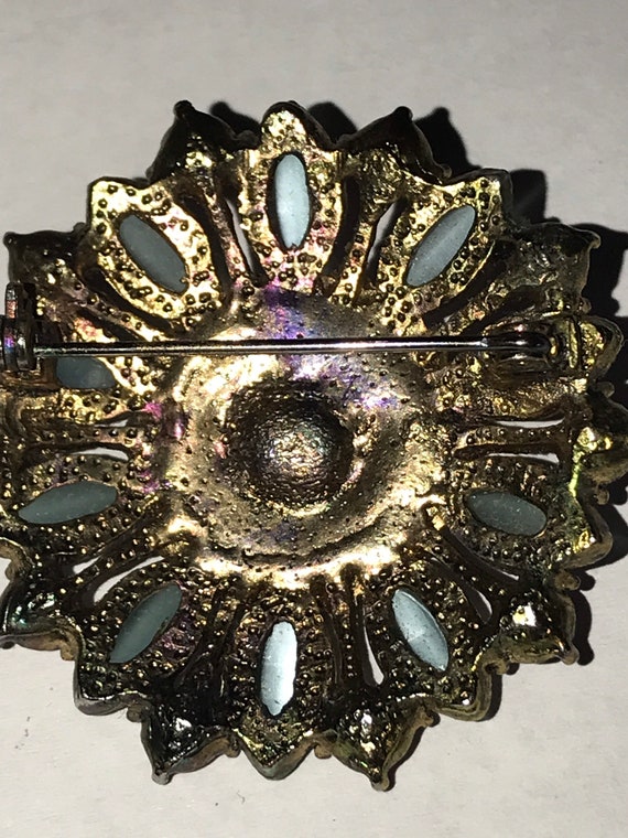 Vintage Brooch lite blue and purple. Gold Tone - image 6