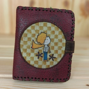 Cartera de mujer confeccionada en piel sintética estampado El Principito | Cartera de mujer hecha a mano Cartera vegana | Aspecto vintage | Regalo único