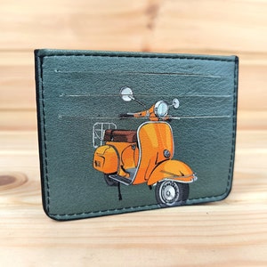 Titular de la tarjeta de crédito | Mini bolso vegano | Tarjetero retro minimalista | Cartera Art Nouveau con estampado de motocicleta.