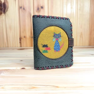 Women Wallet made of Faux Leather Cat Pattern | Handmade Ladies Wallet Vegan Purse | Colorful Vintage Look | Elegant Sustainable Accessories