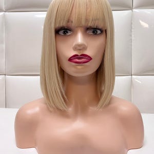 PLATINUM LIGHT BLONDE Lace Front Wig * Bangs / Fringe Stylish Blunt Cut * 100% Synthetic Fiber * Hair Piece *  Short Bob