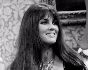 Красотка Каролин Манро Красотка Каролин Манро Красота