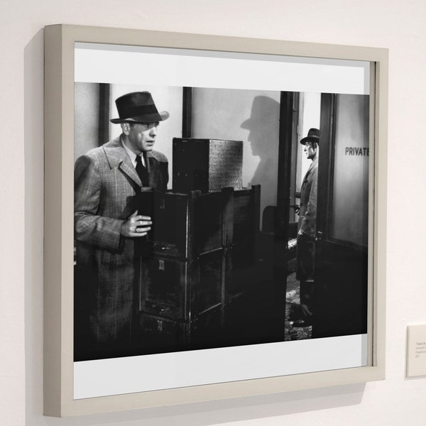 The Big Sleep -- 8.5" x 11" Deluxe Wall Art Print || Bogart Gets the Drop on a Wise Guy!