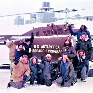 John Carpenter's The Thing-- 8.5" x 11" Deluxe Art Print || Group Shot from The Thing!