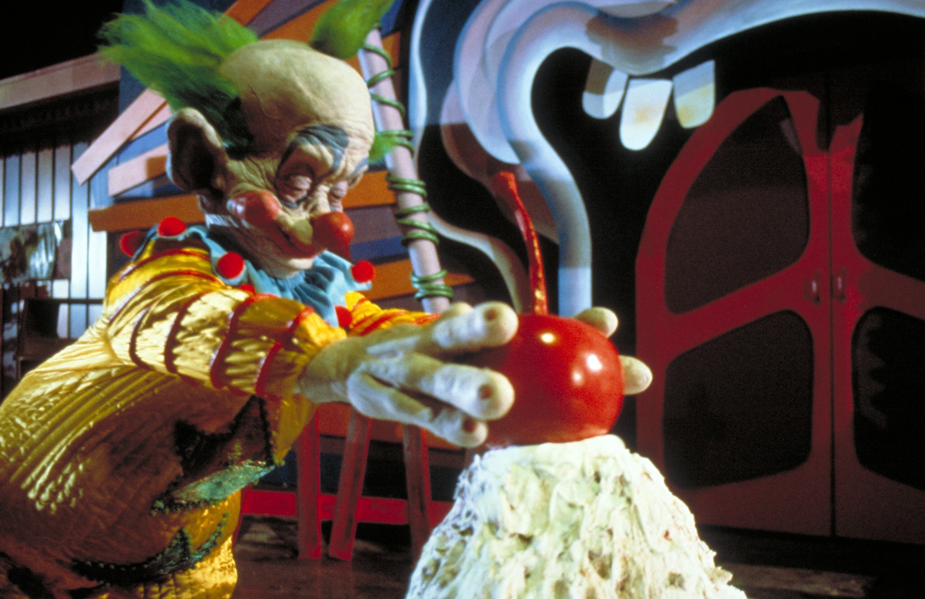 killer klowns from outer space killer klowns from outer space