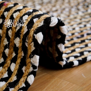 【オンライン限定商品】  White Black Handmade Striped Eco Rug Braided Rag Jute ラグ・カーペット