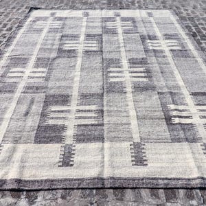 Handwoven Grey Beige Rustic Kilim Flatweave Wool Area Rug, Abstract Rug, Trending Carpet, Living area carpet, Minimalistic decor, Vintage