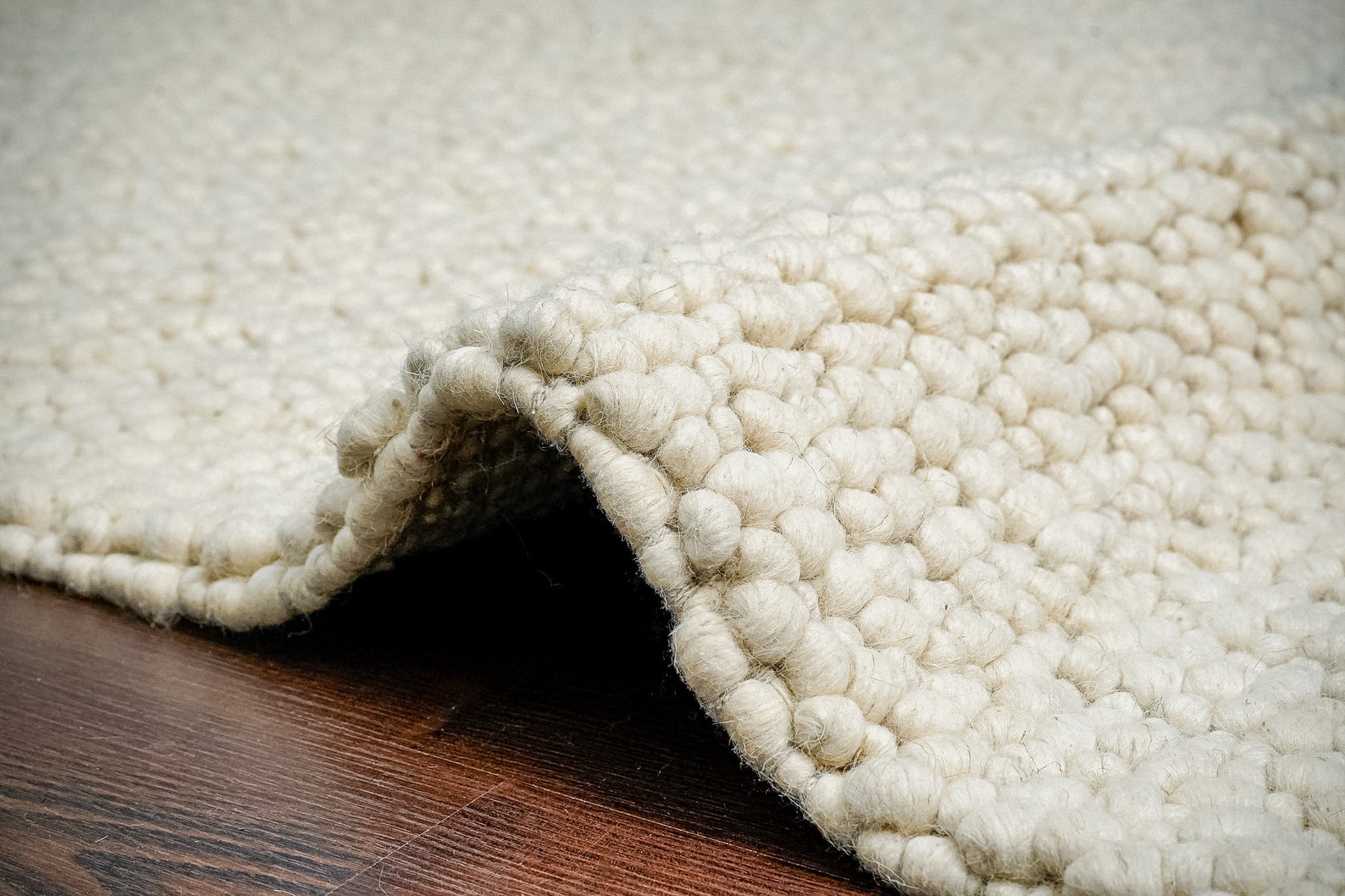 Very Chunky Rug Natural Ivory Chunky Pebble Wool Rug - Handwoven Scandinavian Modern ...