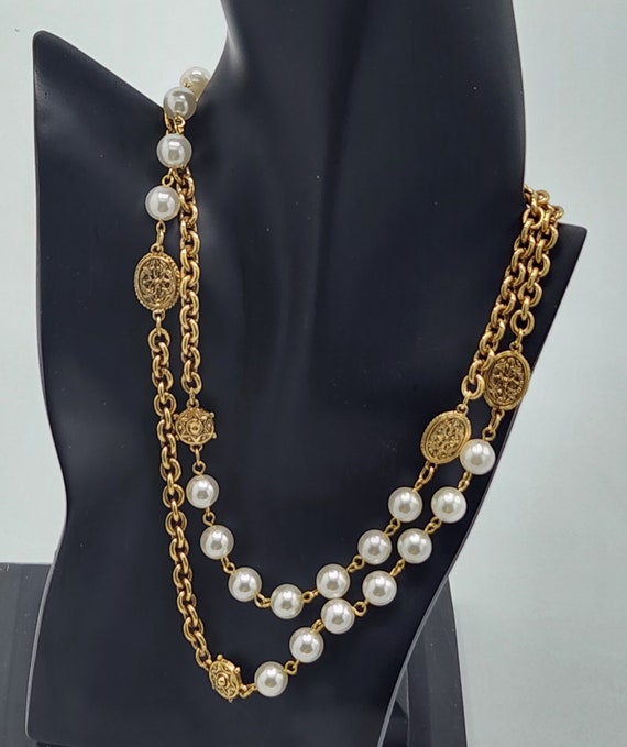 Vintage Faux Pearl Necklace - image 1
