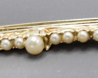 Faux Pearl Pin