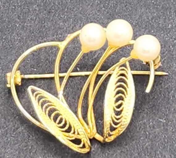 Vintage Gold tone Pearl Brooch - image 1