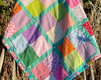 Vintage Patchwork Quilt: Retro Colorful Lap Blanket