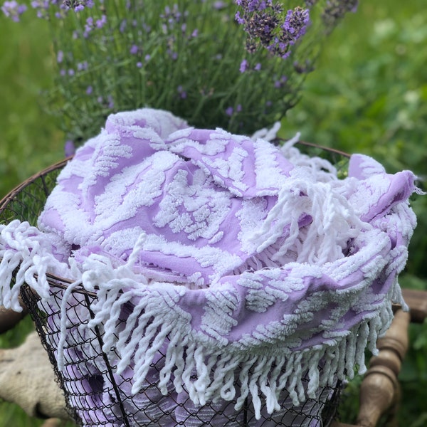 Lavender and White Chenille Bedspread Piece, Chenille Fabric, Vintage Chenille, Cutter Chenille, Cutter Quilt Piece, Cutter Quilt Piece