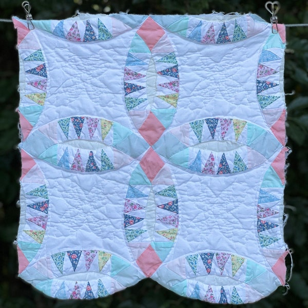 Pretty Patchwork Quilt Piece, Hand Quilted Quilt Piece, Cutter Quilt Piece, Wedding Ring Quilt Piece, Pastel Print Quilt Piece, Flower Quilt