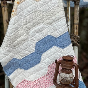 Hand Quilted Vintage Quilt Piece,  Handmade Quilt, Cutter Quilt Piece, Hand Quilted Quilt, Old Quilt, Antique Shabby Quilt Piece, Baby Prop
