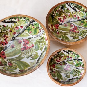 Mango Wood Bowl - &#39;Winter Red Berries&#39; 20cm x 20cm