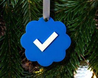Verifizierte blaue Häkchen-Weihnachtsverzierung