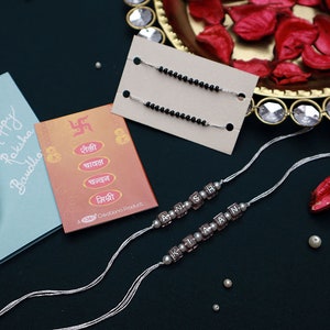 Personalizáveis, iniciais de nome personalizadas Rakhi e cartão, Rakshabandhan, Rakhri, Shubh Dhaga Bhai Rakhi, Rakhi Combo, saudações, presente, cesto