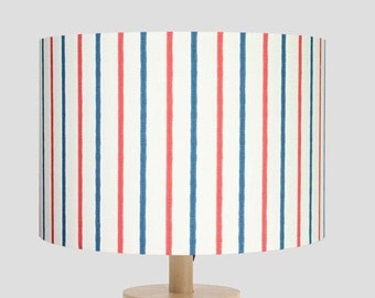 Handgefertigter Lampenschirm mit roten und marineblauen Streifen
