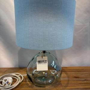 ストーンウォッシュ加工のライトスカイブルーリネンドラムランプシェード