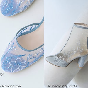 以下が含まれることがあります： 繊細な花の刺繍が施された青いブライダルシューズ3足。シューズは、ポインテッドトゥ、アーモンドトゥ、ウェディングブーツの3つの異なるスタイルで表示されています。