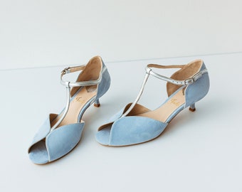 Something Blue Bridal Shoes with Silver T-Strap and Low Pointy Heel, Vintage Wedding Pumps with and Peep Toe, Retro Wedding Shoe Ankle Strap