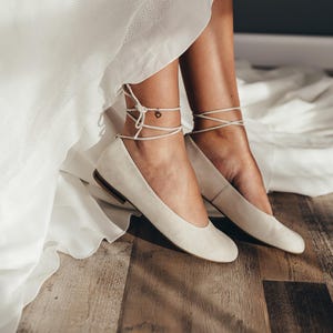 Ivory Wedding Flats with Low Heel and Suede Lacing, Bridal Shoes with Closed Round Toe, Bridesmaid Shoes Ankle Strap, Wedding Dancing Shoes
