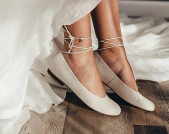 Ivory Wedding Flats with Low Heel and Suede Lacing, Bridal Shoes with Closed Round Toe, Bridesmaid Shoes Ankle Strap, Wedding Dancing Shoes