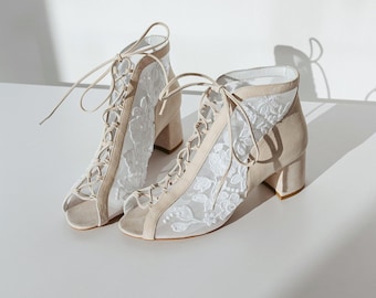 Ivory Floral Wedding Shoes with Low Block Heels, Flower Embroidered Bridal Boots with Laces, Bridal Shoes, Booties for Bride with Peep Toe