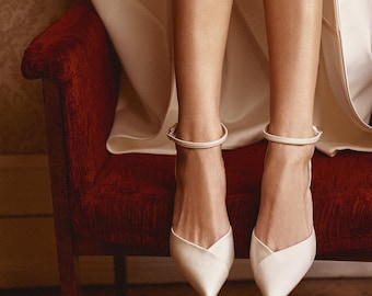 White Bridal Heels, Silky Satin Wedding Shoes, Elegant Low Block Heels, Classical Designer Short Heel Wedding Shoes, White Women Pumps