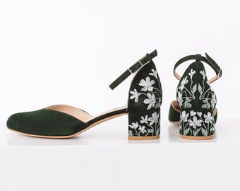 Sandalias de novia verde esmeralda con bordado Oxalis blanco, zapatos de novia con empeine en V y tira en el tobillo, zapatos de novia con tacón de bloque