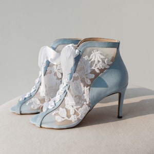 Lace Blue Wedding Shoes with Pointy Heels, Flower Embroidered Boots with Front Ribbon, High Heels Bridal Shoes, Something Blue Wedding Boots