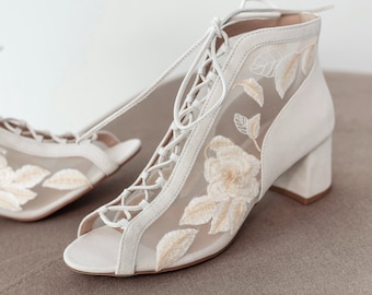 Off-white Floral Wedding Shoes with Low Block Heels, Rose Embroidered Bridal Boots with Laces, Bridal Shoes, Booties for Bride with Peep Toe