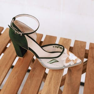 Green Wedding Sandals with Block Heels, Ankle Strap and Handmade Flower Embroidery, Soft Mesh Emerald Bridal Shoes for Garden Wedding
