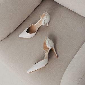 White Wedding Pumps with Handmade Pearl Embroidered Pointy High Heel, Leather Bridal D'orsay Shoes with Pointed Toe and V-Notched Vamp