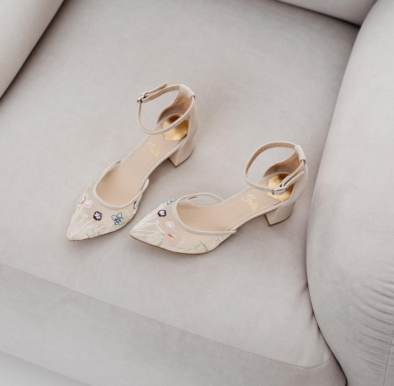 Ivory Wedding Sandals with Low Block Heels and Handmade Embroidery, Off White Bridal Shoes with Ankle Strap from Leather and Soft Mesh