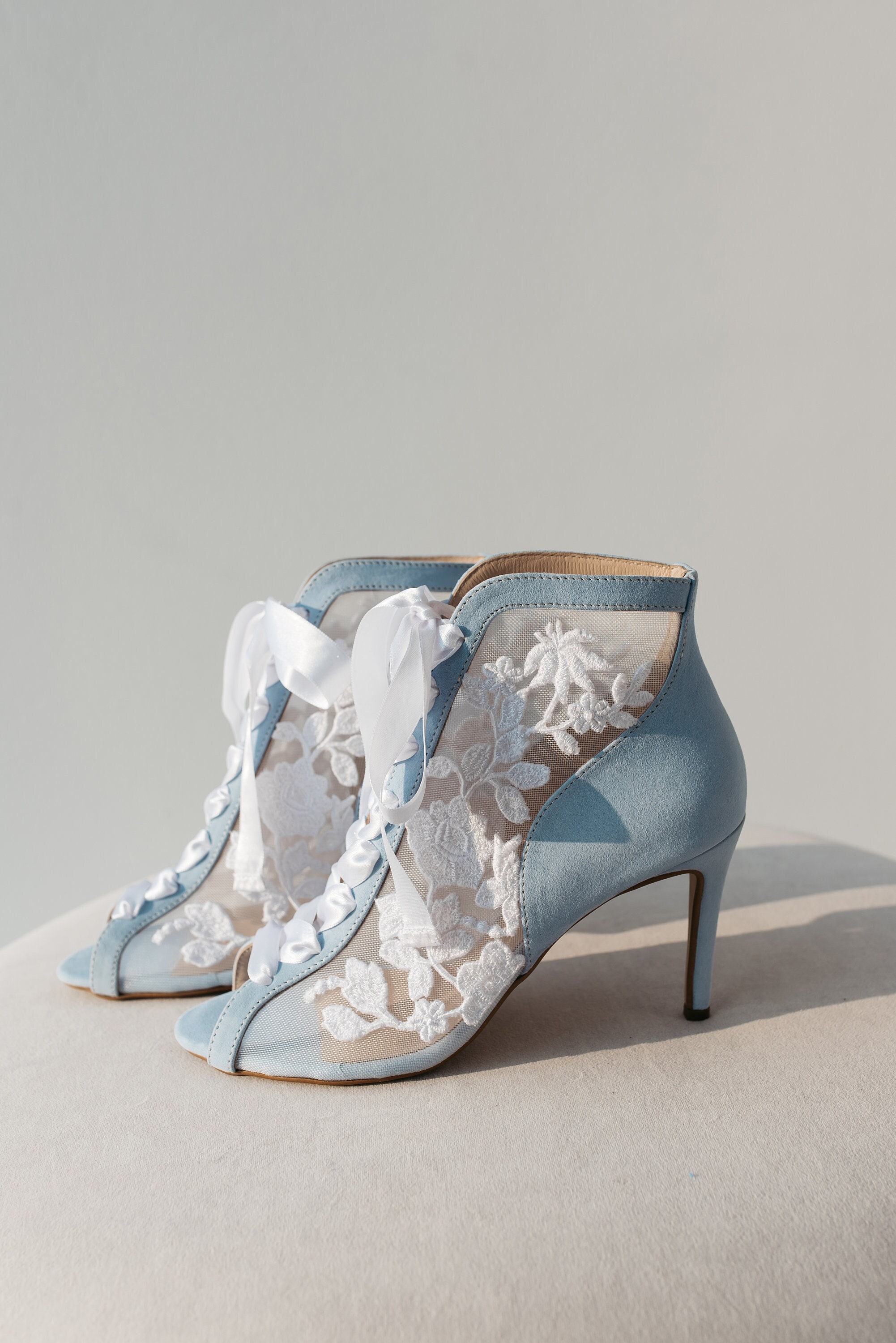 Lace Blue Wedding Shoes With Pointy Heels, Flower Embroidered