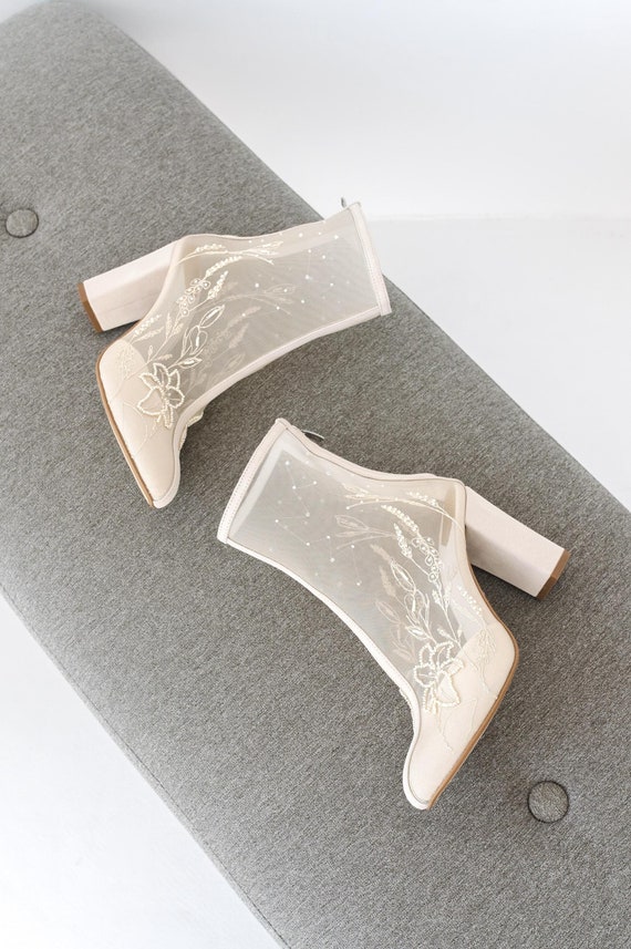 SHEER EMBROIDERY BOOTS　アイボリー SHEER EMBROIDERY BOOTS アイボリー