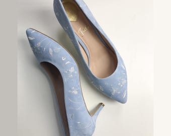 Blue Wedding Shoes with Kitten Heel and Floral Handmade Embroidery, Bridal Pumps from Natural Suede with Pointy Toe, Something Blue Shoes