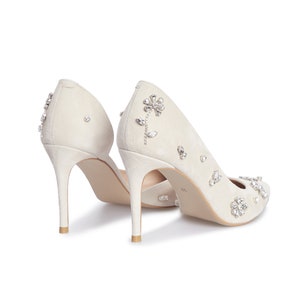 Ivory Wedding Shoes with Pointy Heels and Handmade Phinestone Embroidery, Suede Bridal Pumps with Crystal Flowers, Couture Wedding image 7