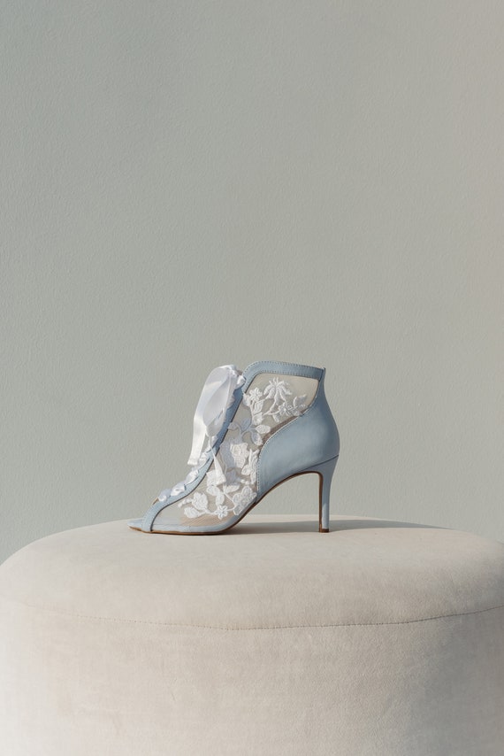 Lace Blue Wedding Shoes with Pointy Heels Flower Embroidered Boots with Front Ribbon High Heels Bridal Shoes Something Blue Wedding Boots